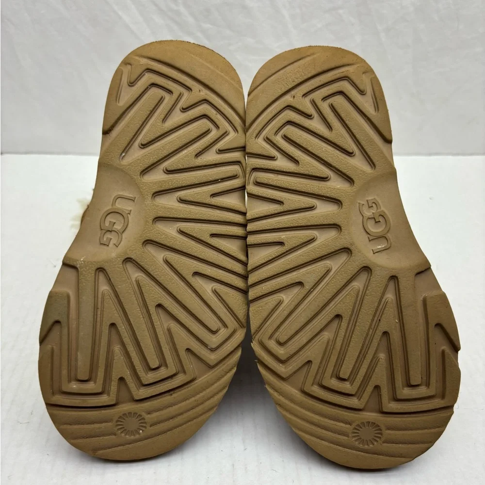 Ugg Bailey Button,Chestnut Suede Shearling Lined Boot, 13 for little girl box 23
